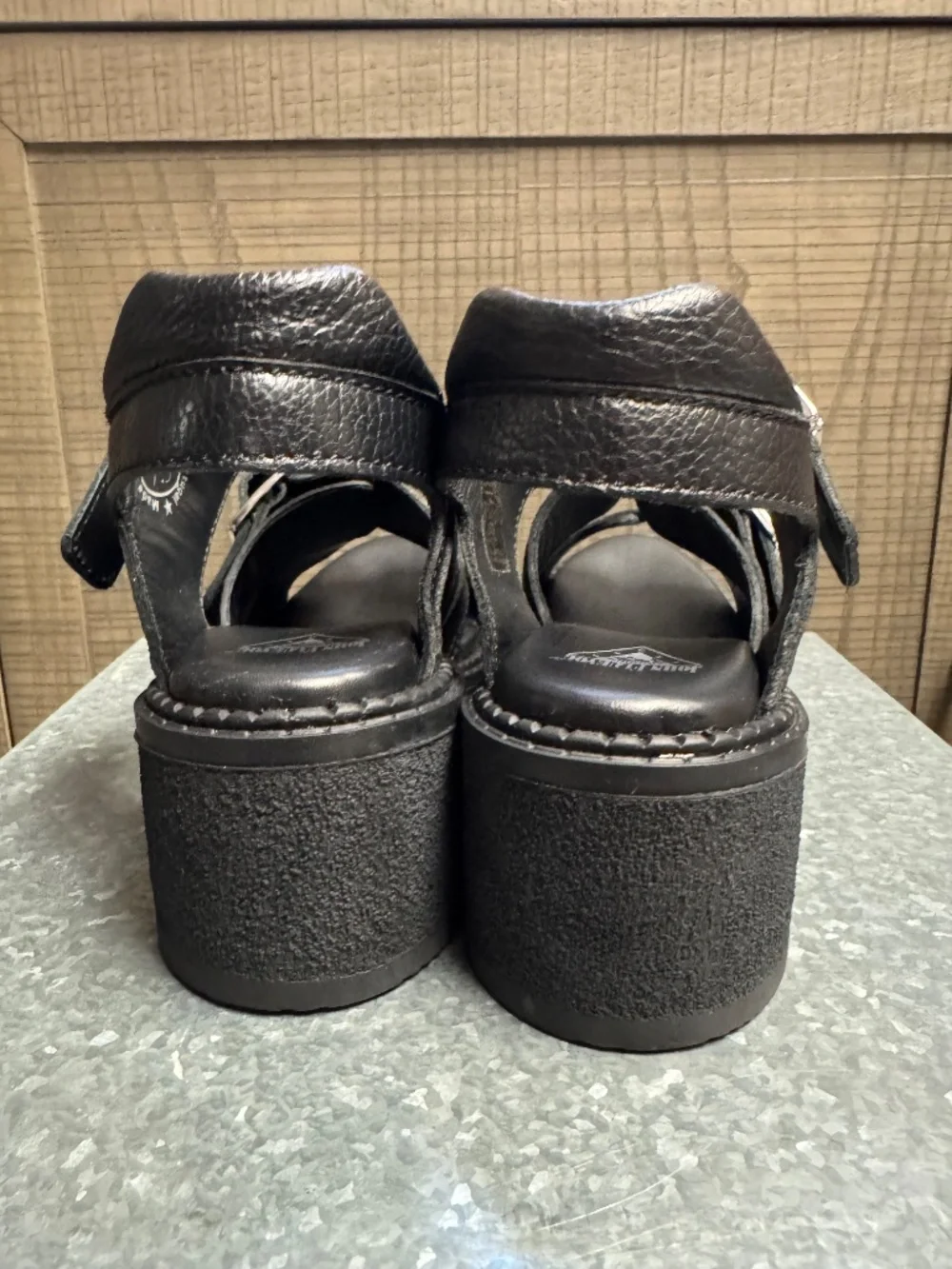 Slacker Dawdler Triple-Strap Slingback Sandals - Picture 6 of 6